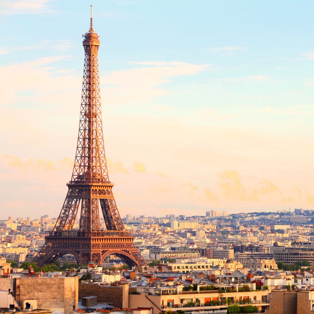 Cheap Flights to Paris from the U.S: Eiffel Tower in Paris